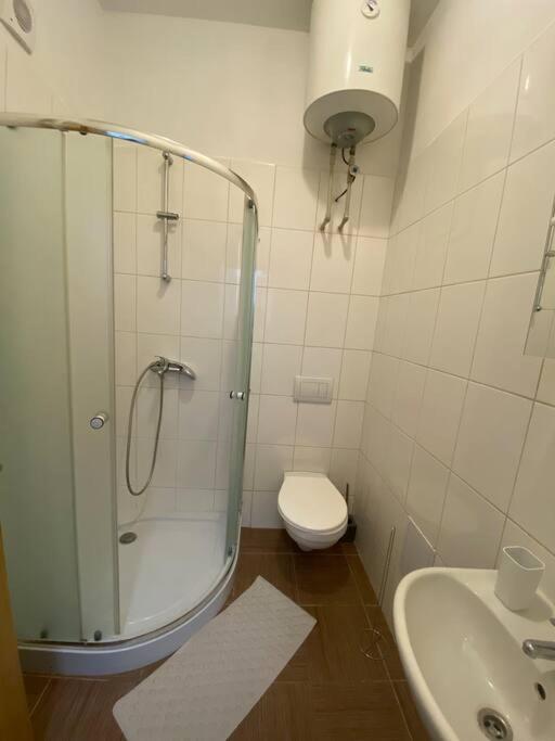Cozy 1 Bedroom Studio In The Center Of Pilsen Esterno foto